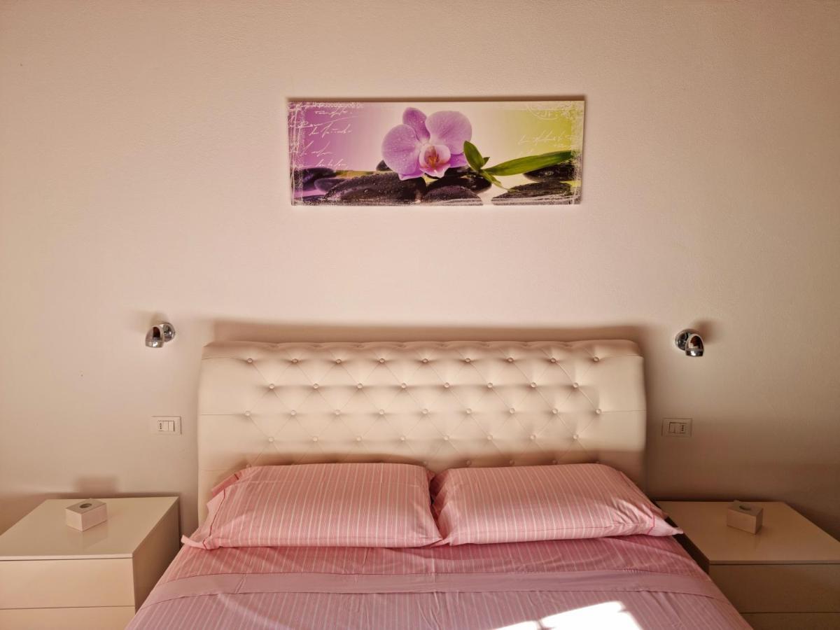 Profumo Di Lago Desenzano-By Goccia Di Lago เดเซนซาโนเดลการ์ดา ภายนอก รูปภาพ