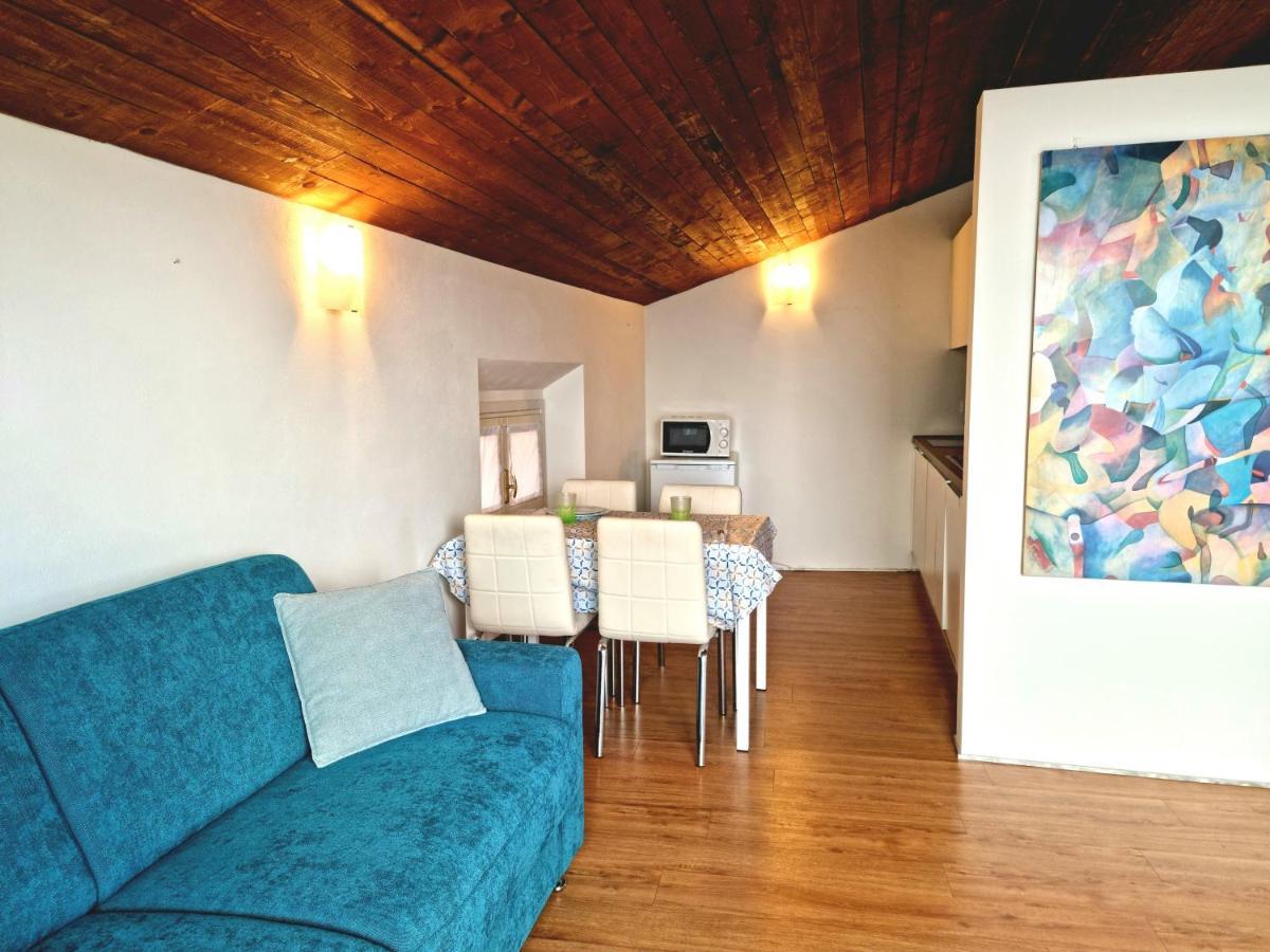 Profumo Di Lago Desenzano-By Goccia Di Lago เดเซนซาโนเดลการ์ดา ภายนอก รูปภาพ