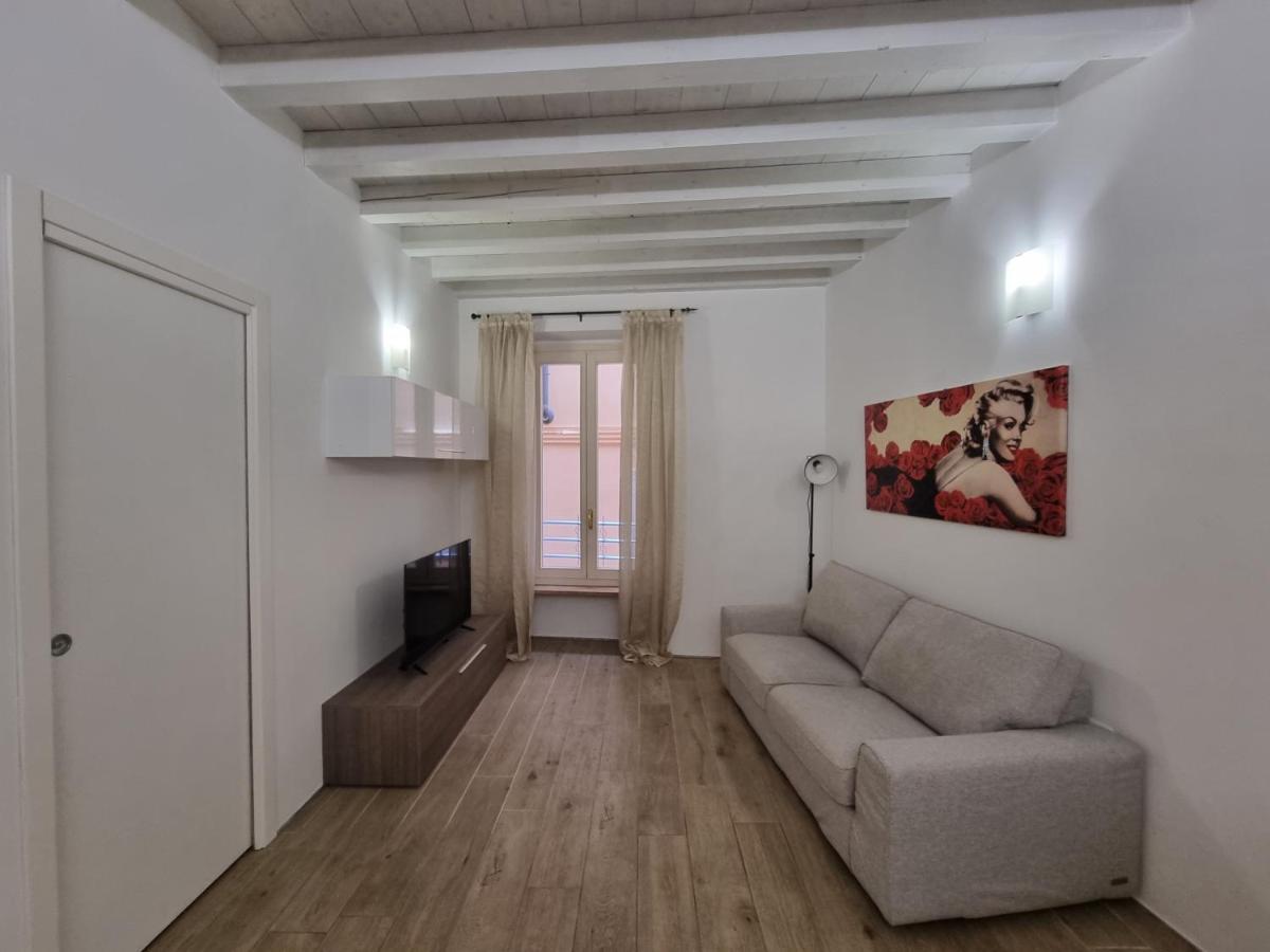 Profumo Di Lago Desenzano-By Goccia Di Lago เดเซนซาโนเดลการ์ดา ภายนอก รูปภาพ