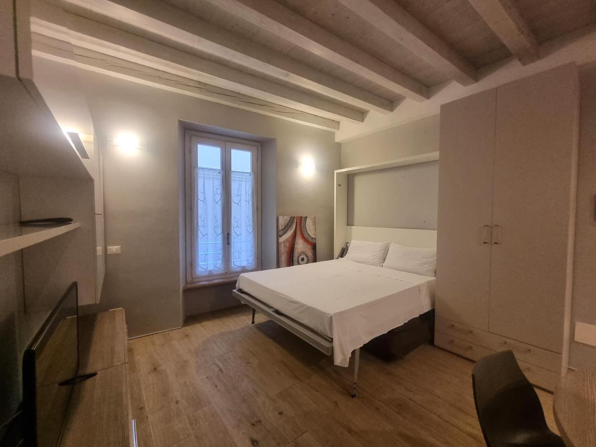 Profumo Di Lago Desenzano-By Goccia Di Lago เดเซนซาโนเดลการ์ดา ภายนอก รูปภาพ